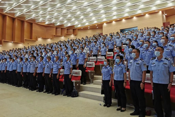 nEO_IMG_p6-努力为党和人民争取更大光荣！习近平总书记在庆祝中国共产党成立100周年大会上的重要讲话引起广东司法行政系统热烈反响.jpg